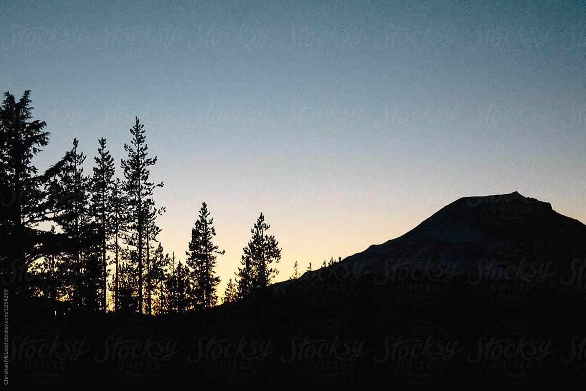Mountain Silhouette At Sunset Del Colaborador De Stocksy Ansel Collective Llc Stocksy