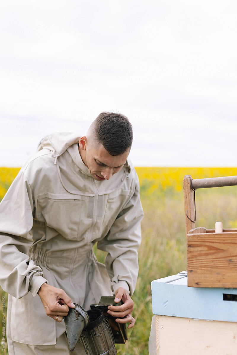 Beekeeper bee smoker apiculture