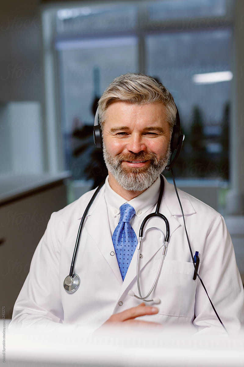Portrait physician headphone medicare e-health