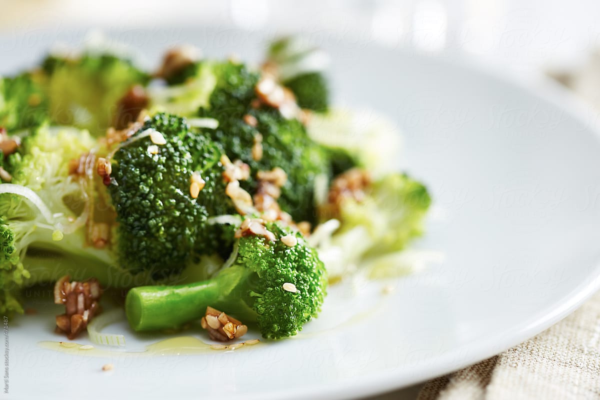 Steamed broccoli dish, walnuts