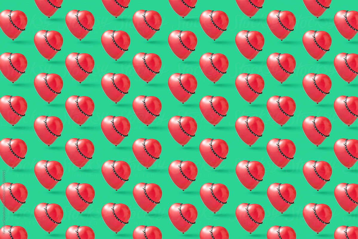 Heart balloon with spikes collars pattern.