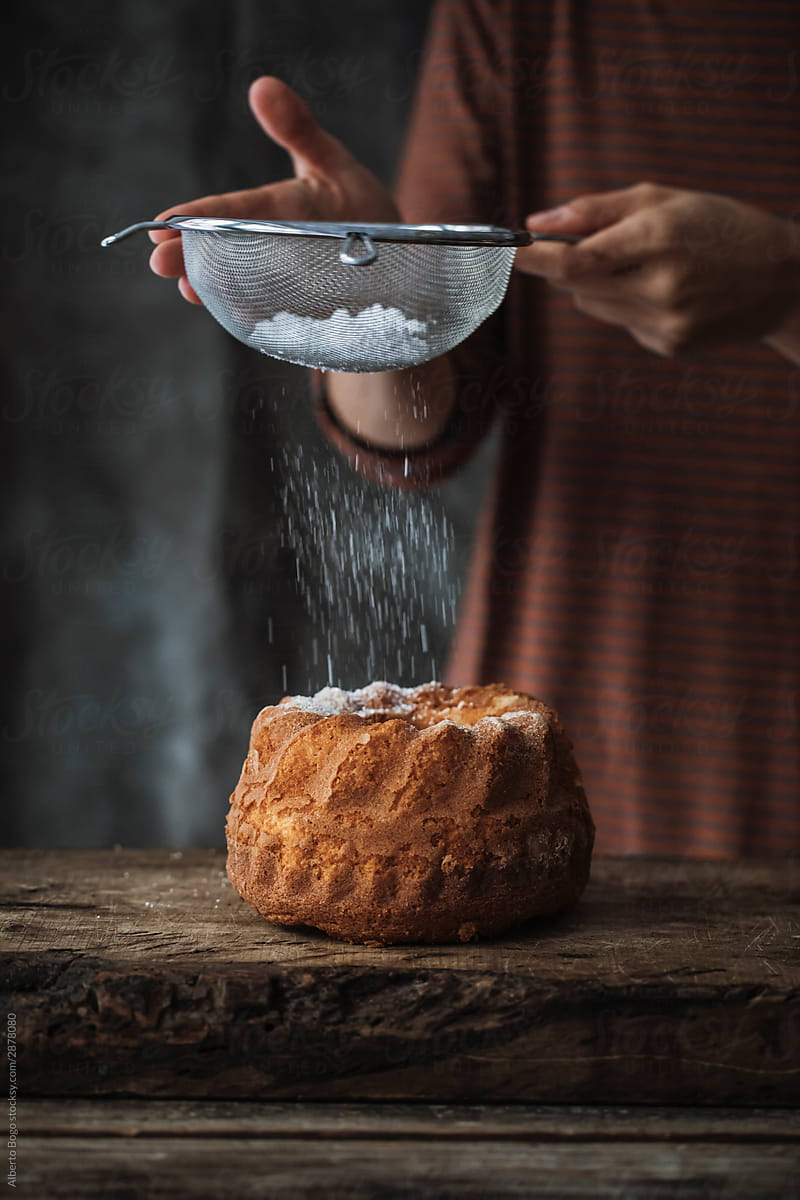 Baker Sprinkling Pie With Powdered Sugar