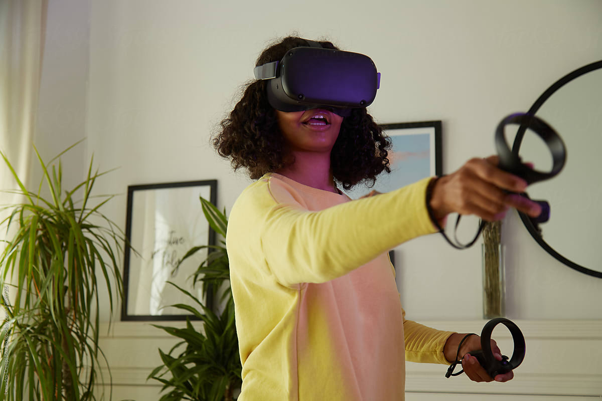 Gamer in Virtual Reality