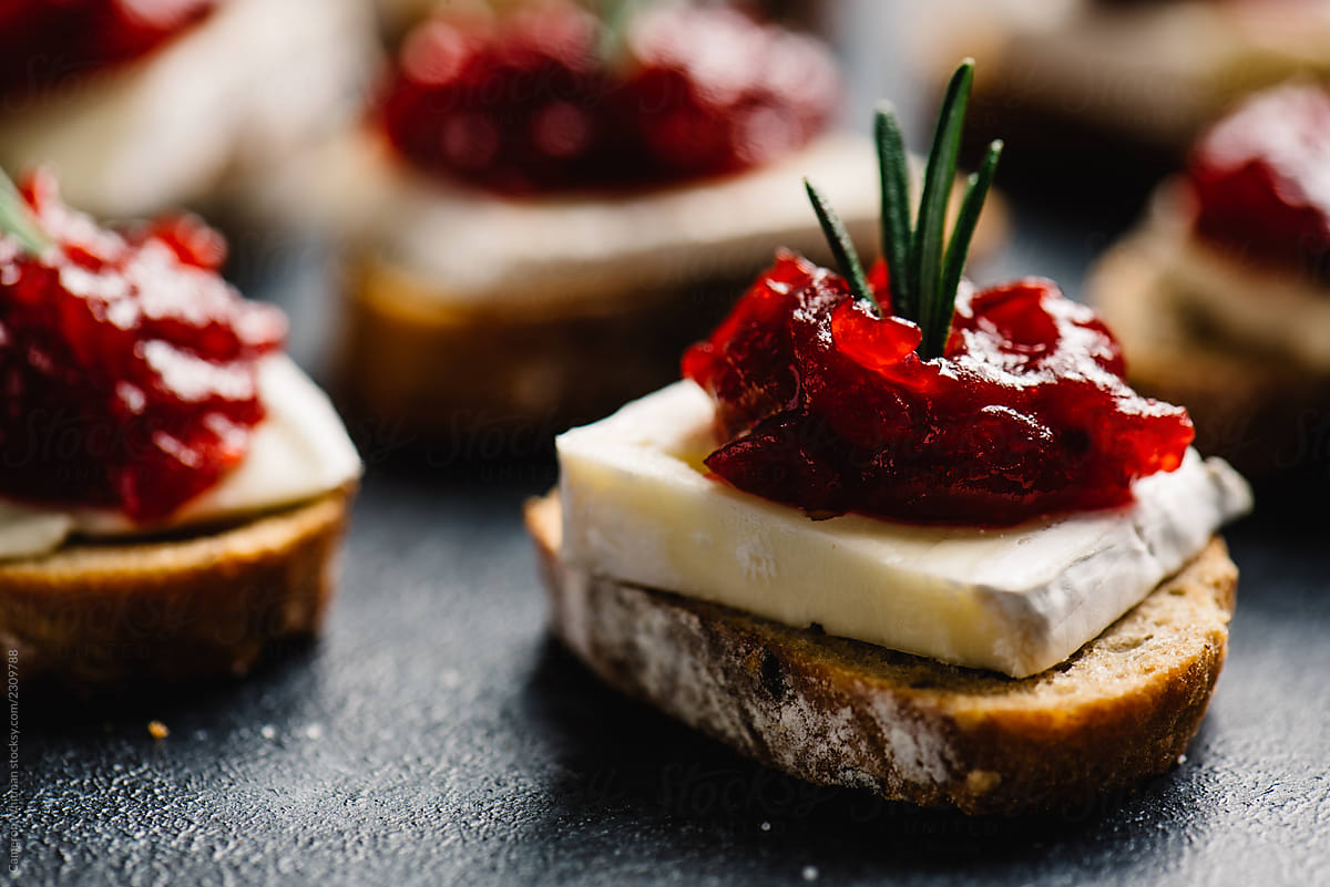 Cranberry Brie Toasts