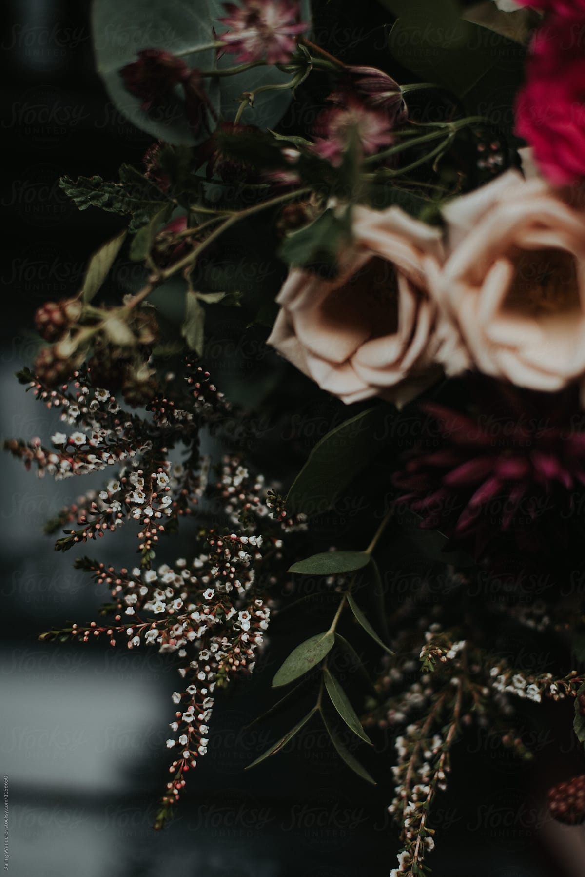 Romantic pink and dark red fall wedding bouquet inspiration