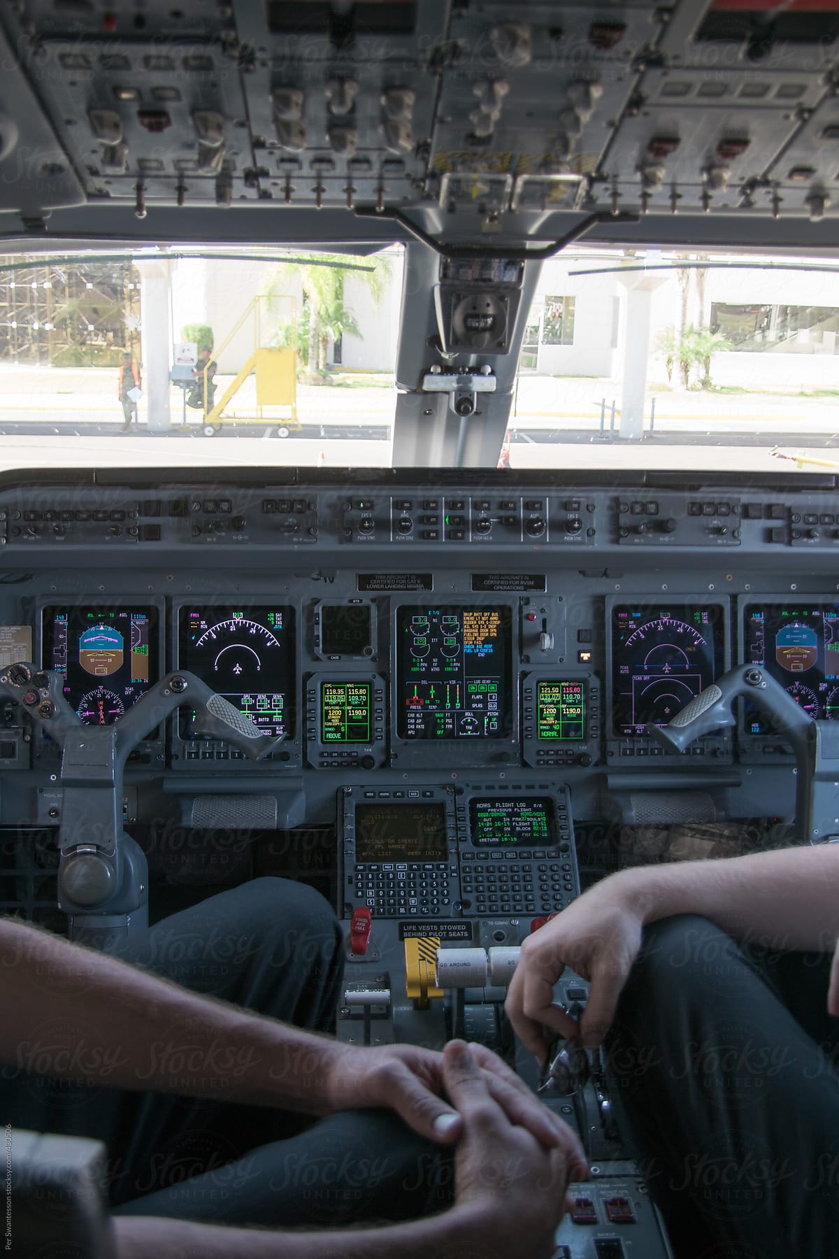 Cockpit of smaller commercial commuting jet
