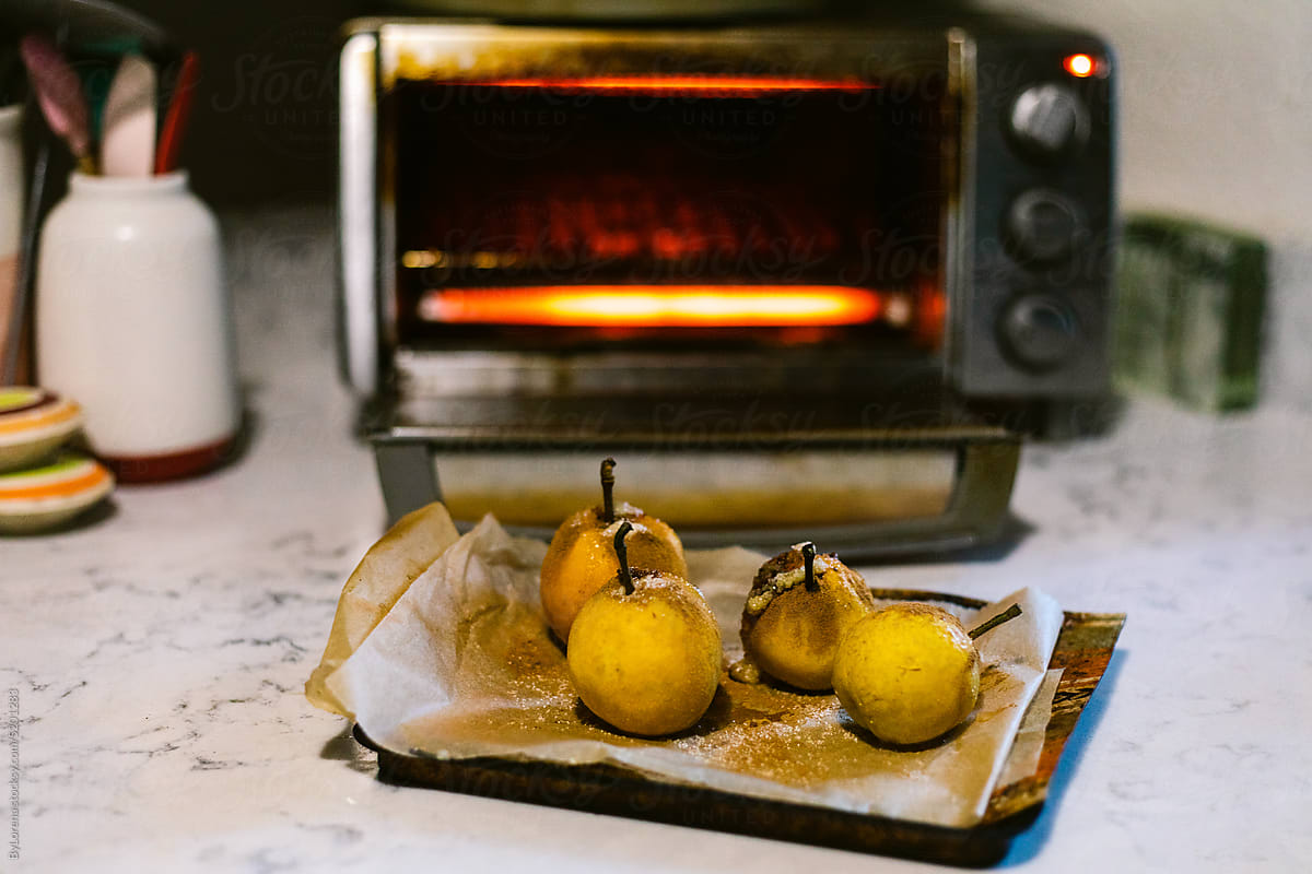 Glazed pears before the oven