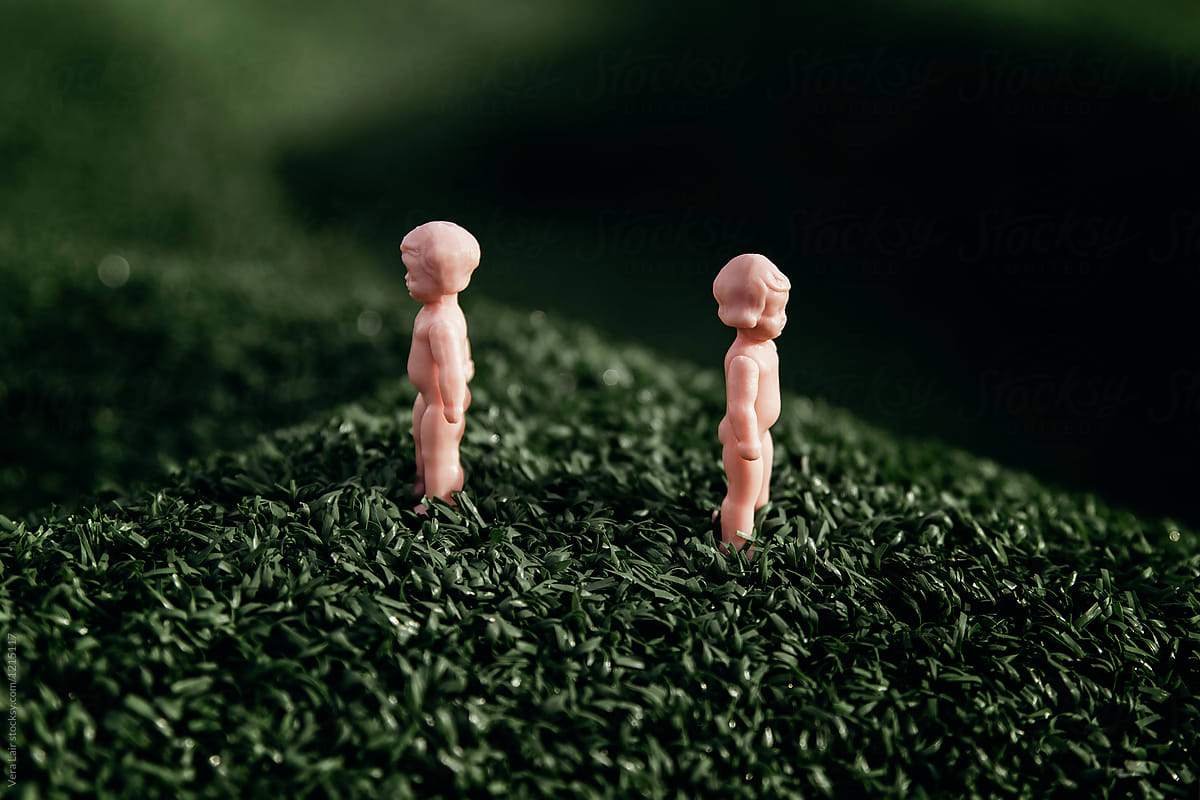 Small figurines in the grass