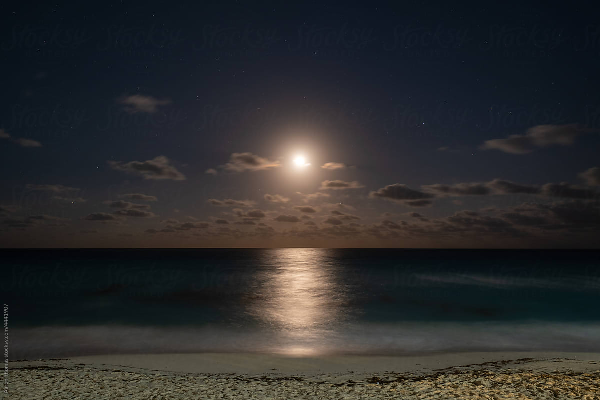 Full Moon in Cancun