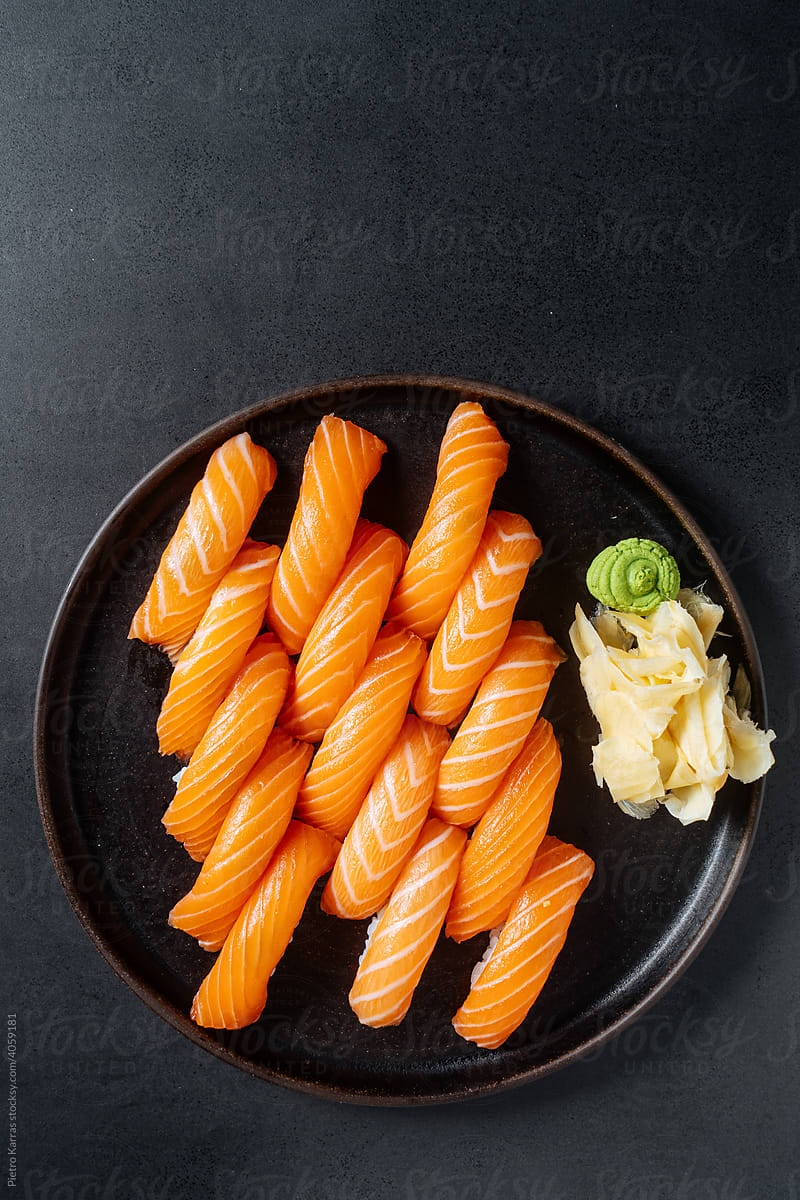 Nigiri salmon sushi