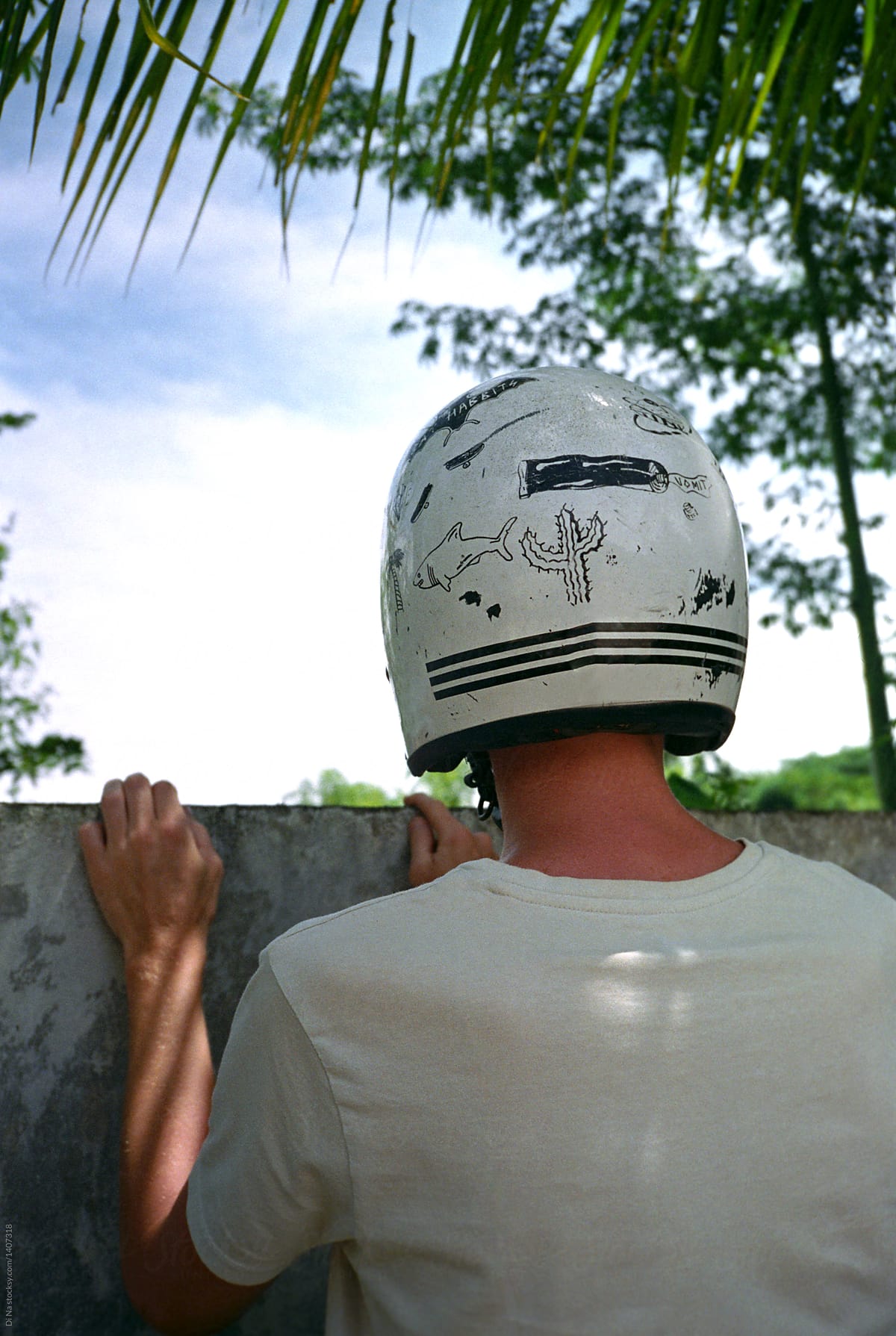 Motorbike helmet with DIY graphics