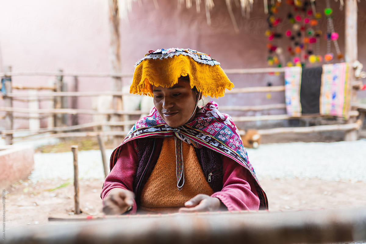 Peruvian weavers in Chincheros Peru