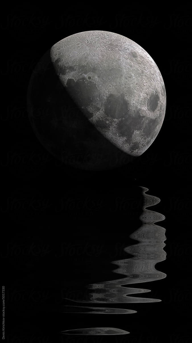 Moon mirror in water.