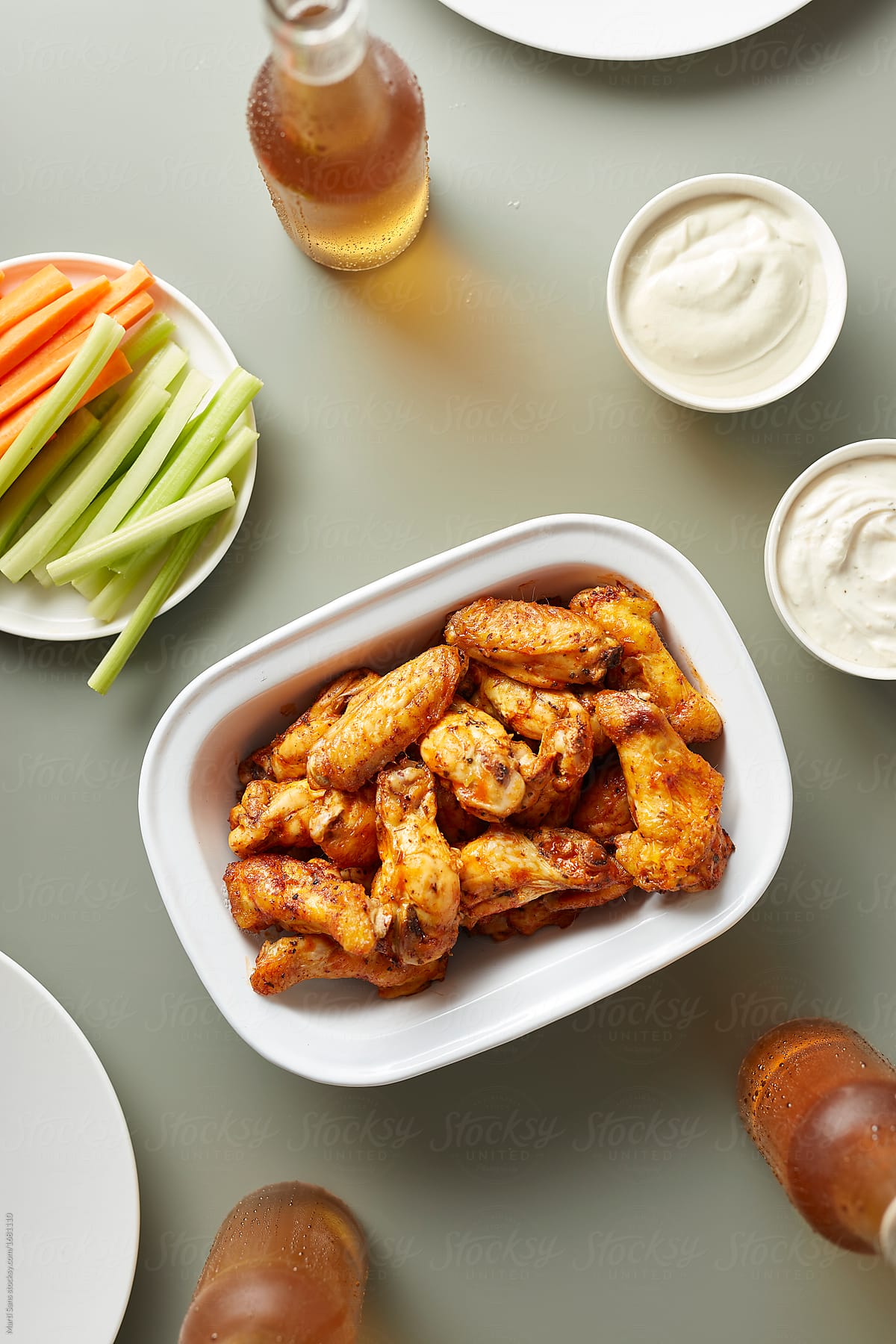 Chicken wings with crudites served with ranch dressing