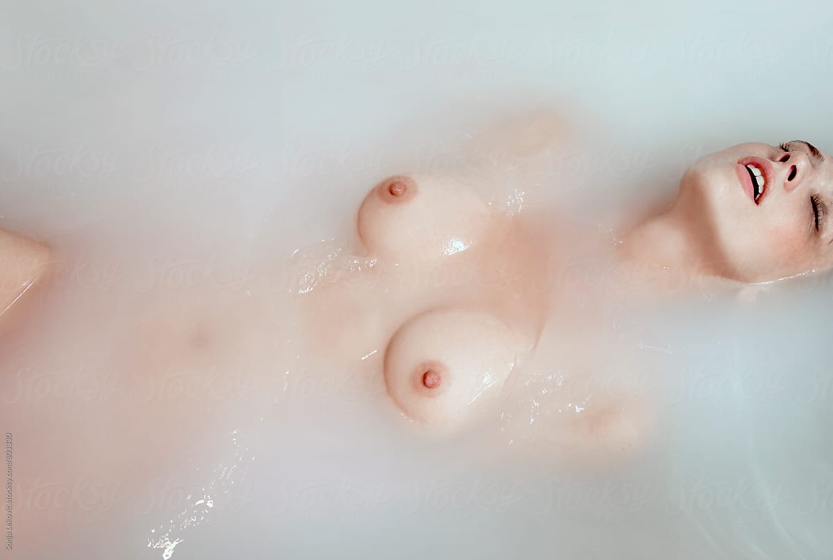Erotic tub