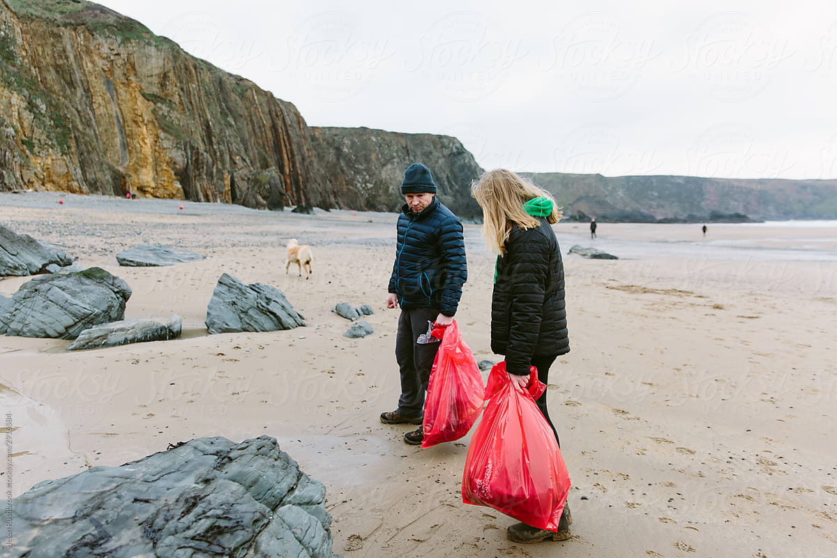 Clearing rubbish of a UK beach