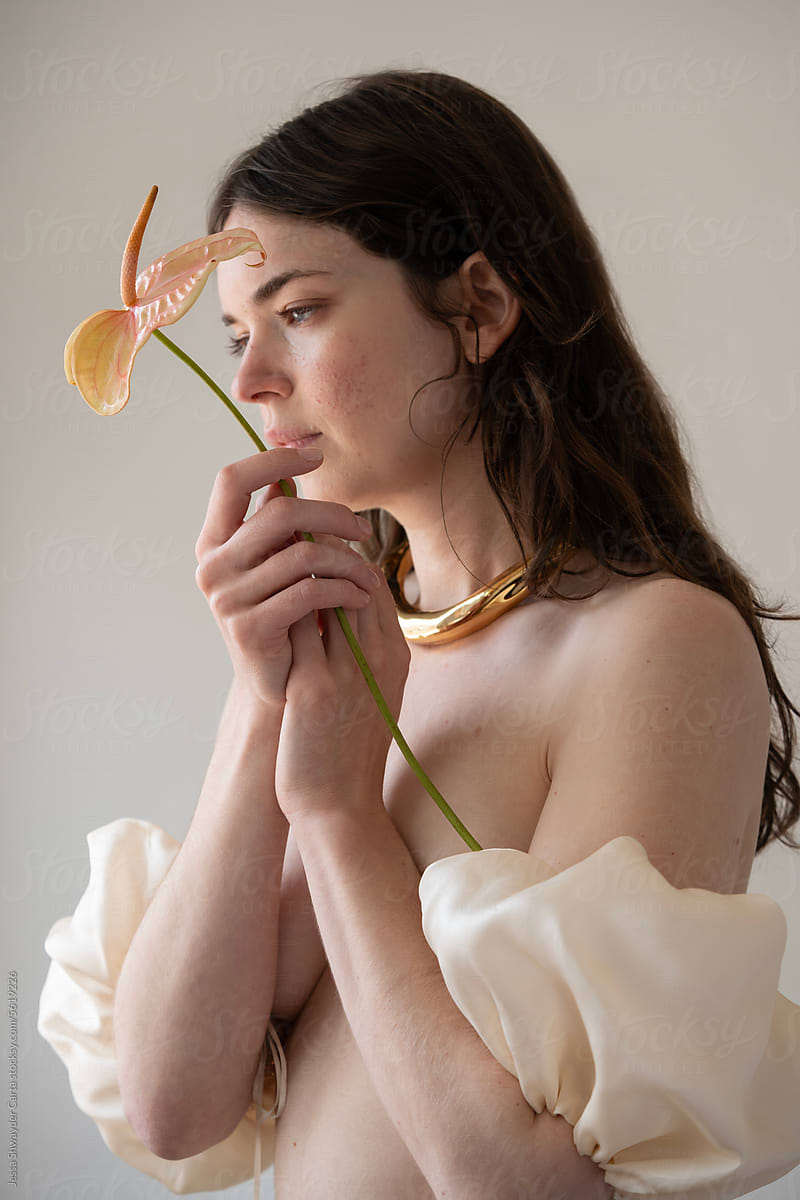 Woman holding a Tulip