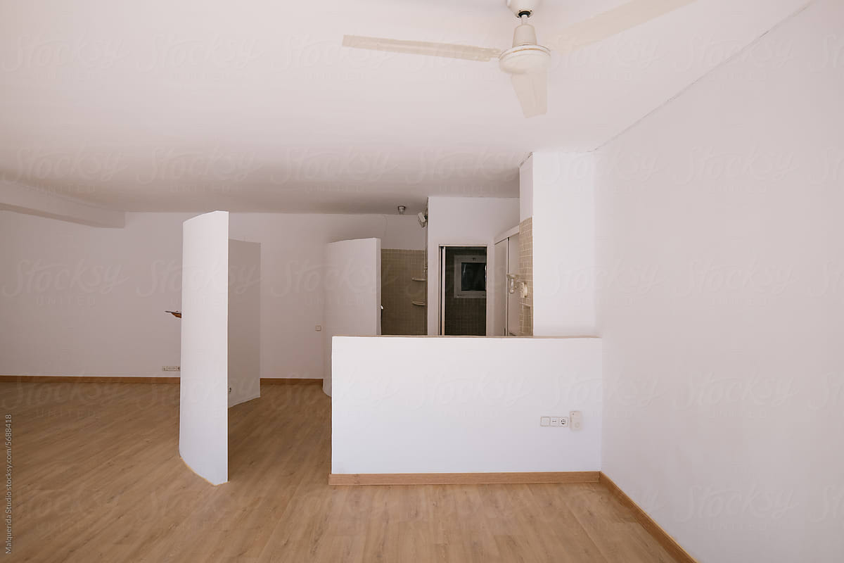 Empty apartment before furnish
