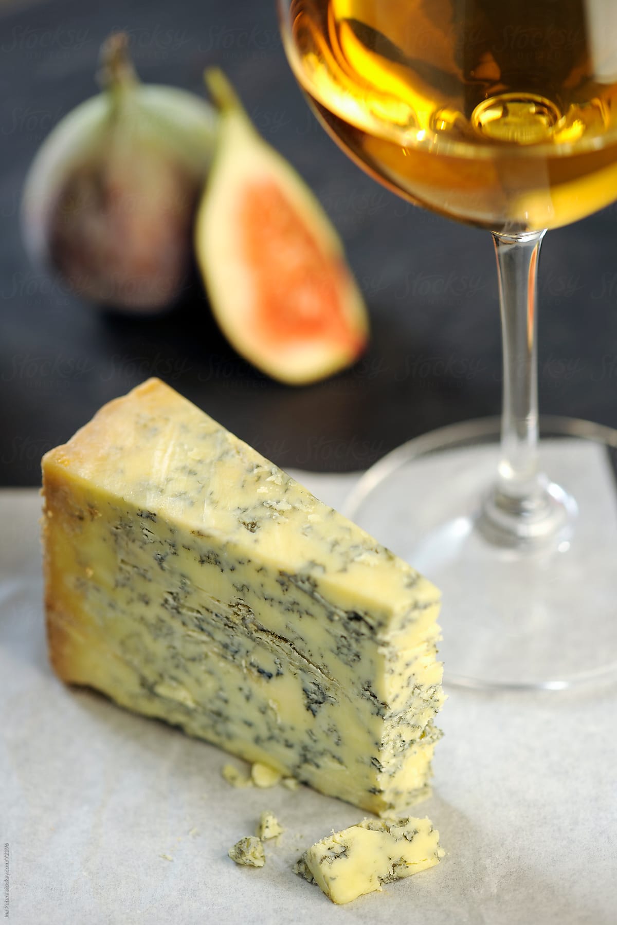 Stilton cheese and white wine