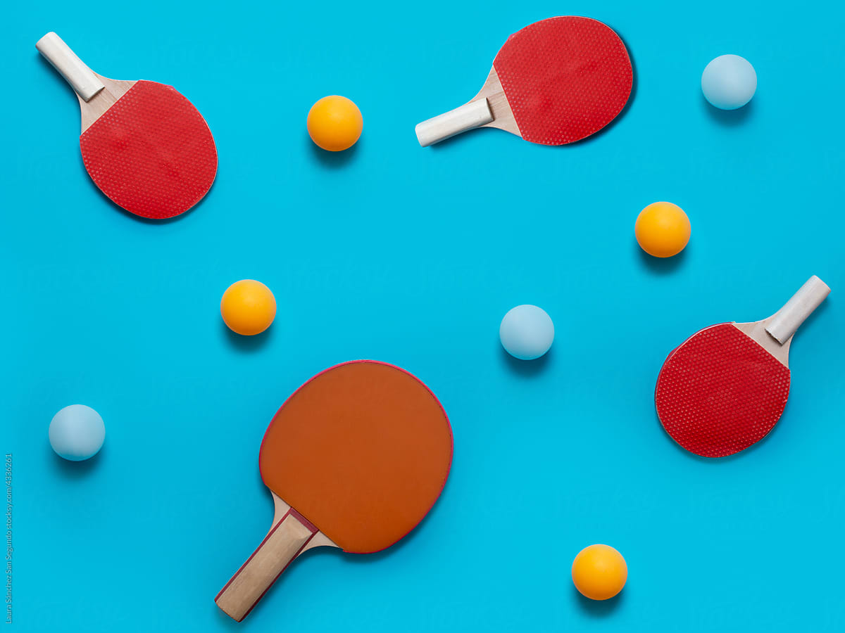 Pattern with ping-pong rackets and balls