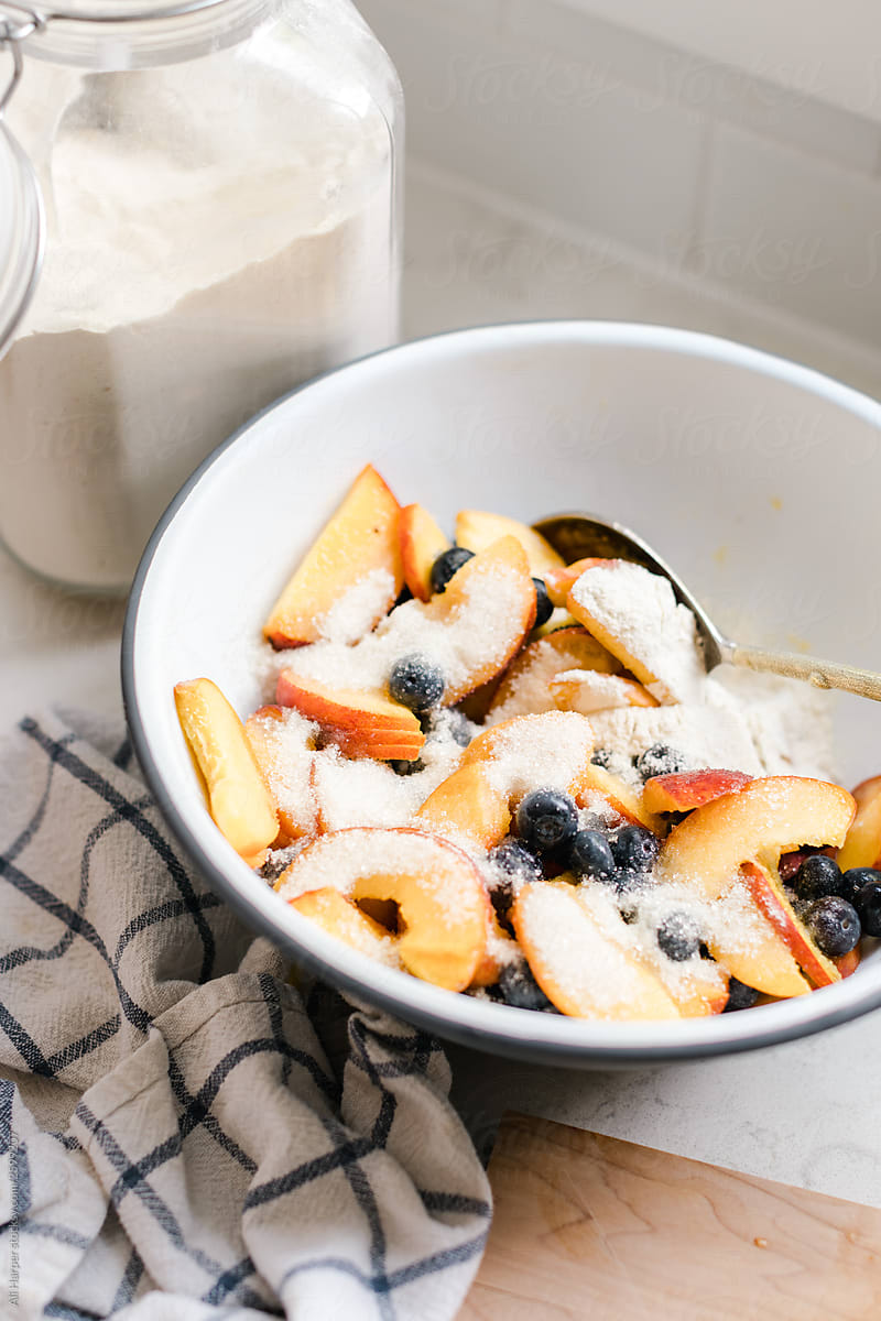 Blueberries and peaches in a bowl