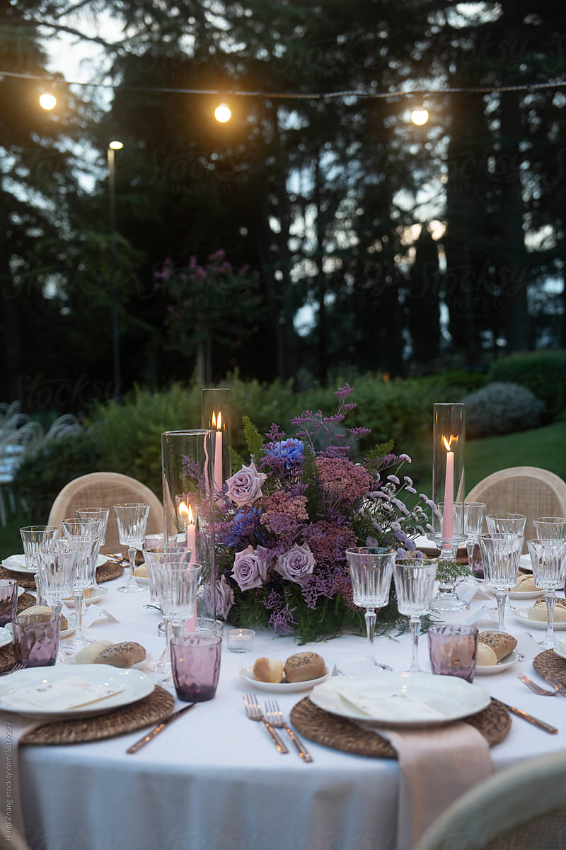 Table settings for weddings