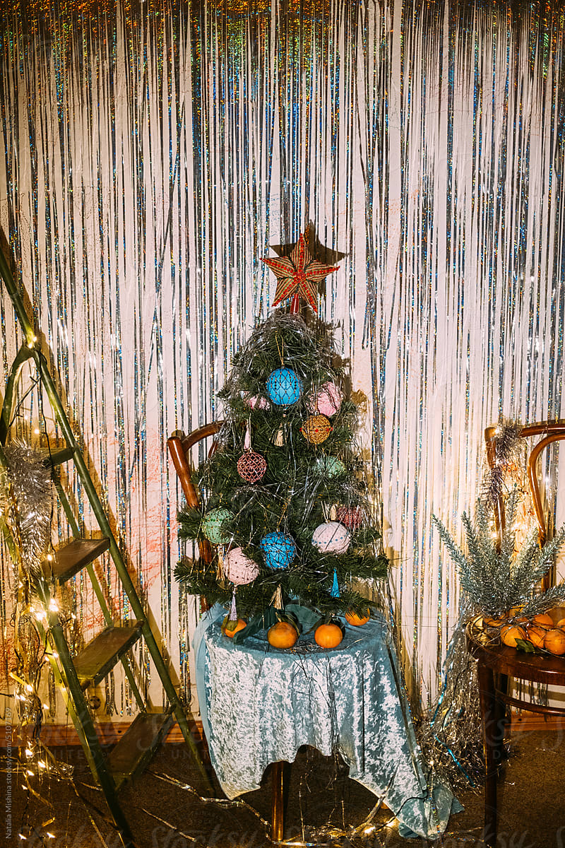 Christmas tree with handmade toys.