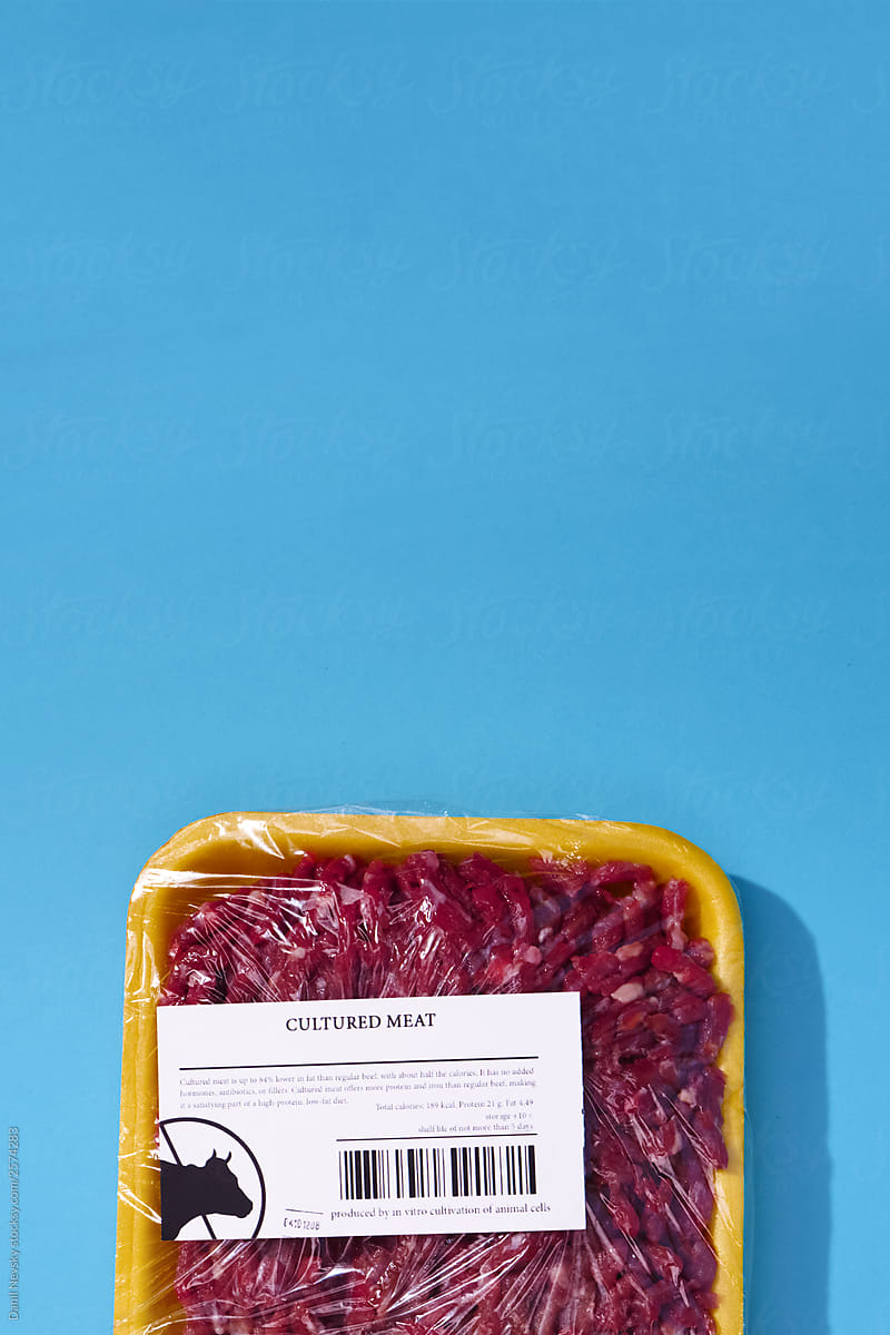 Container with cultured meat