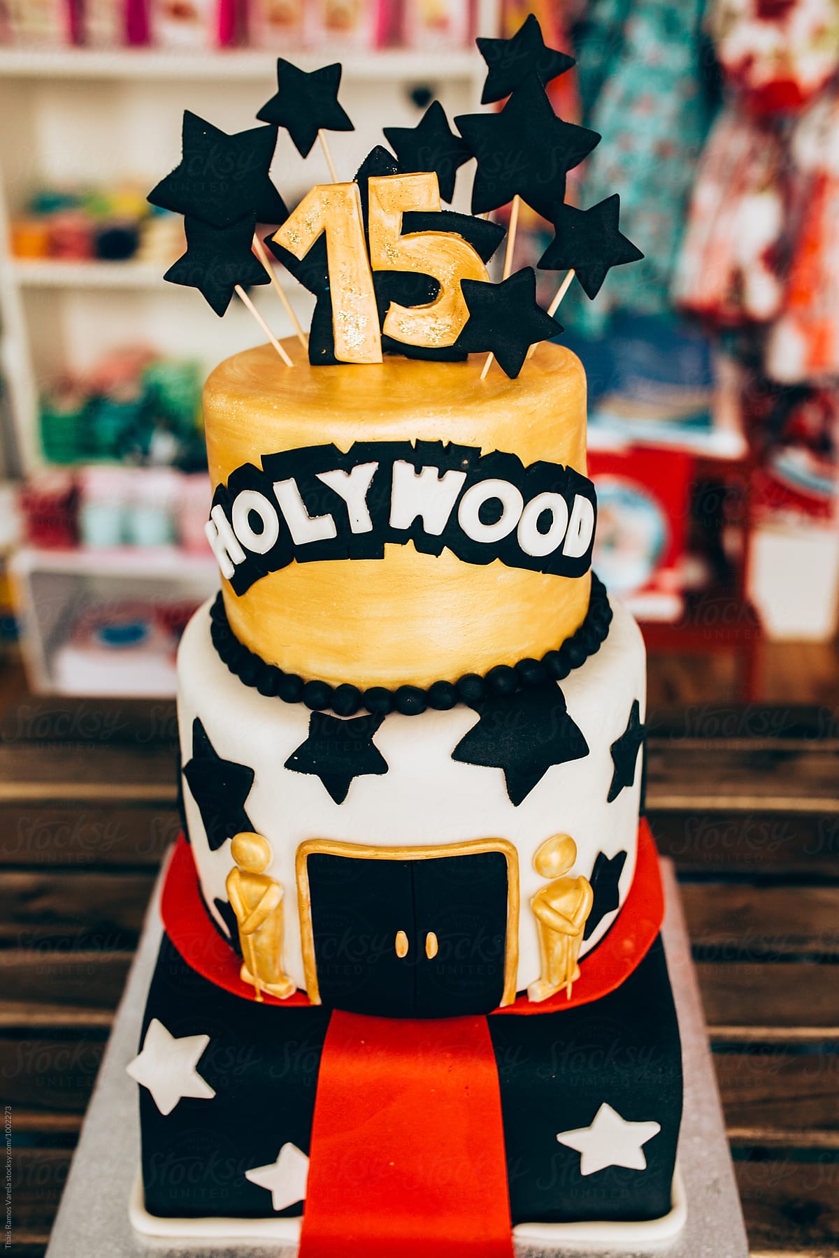 hollywood themed cake