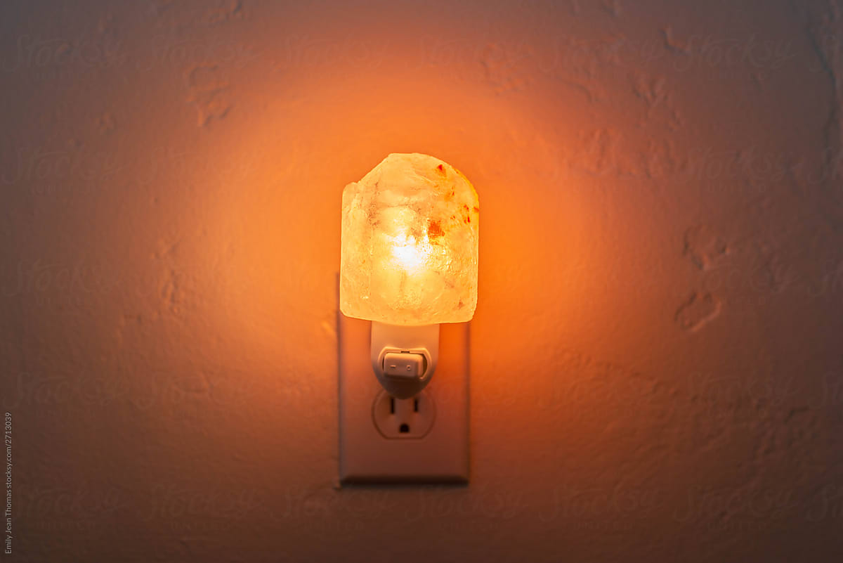Salt lamp night light