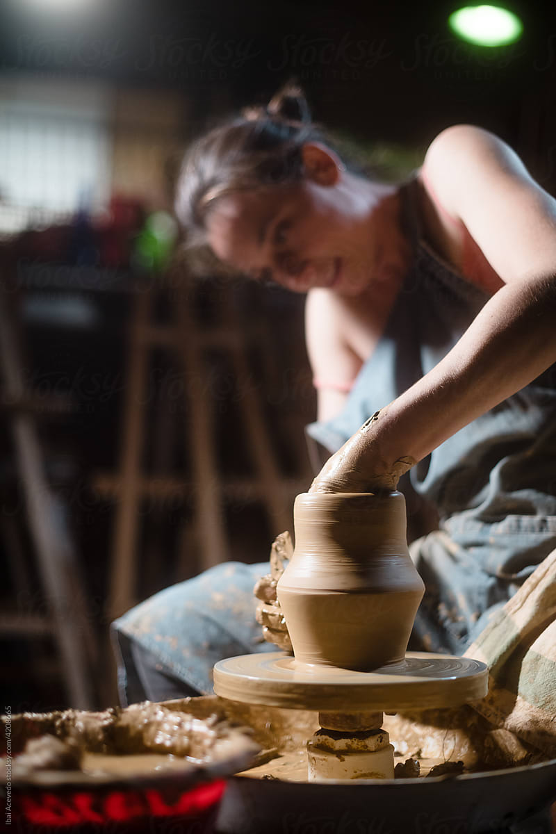 Pottery artisan efforts