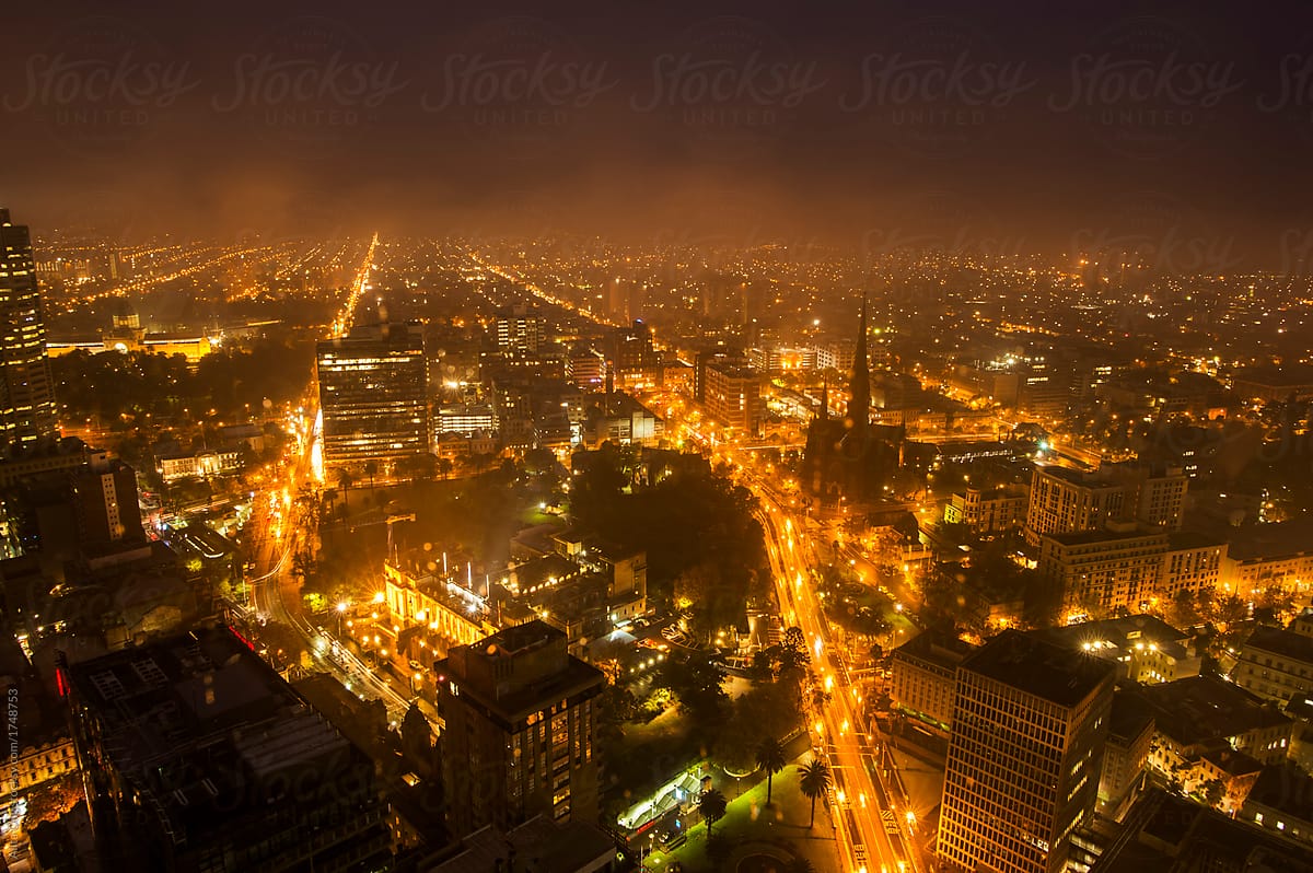 Timelapse : Melbourne from night until (foggy) morning
