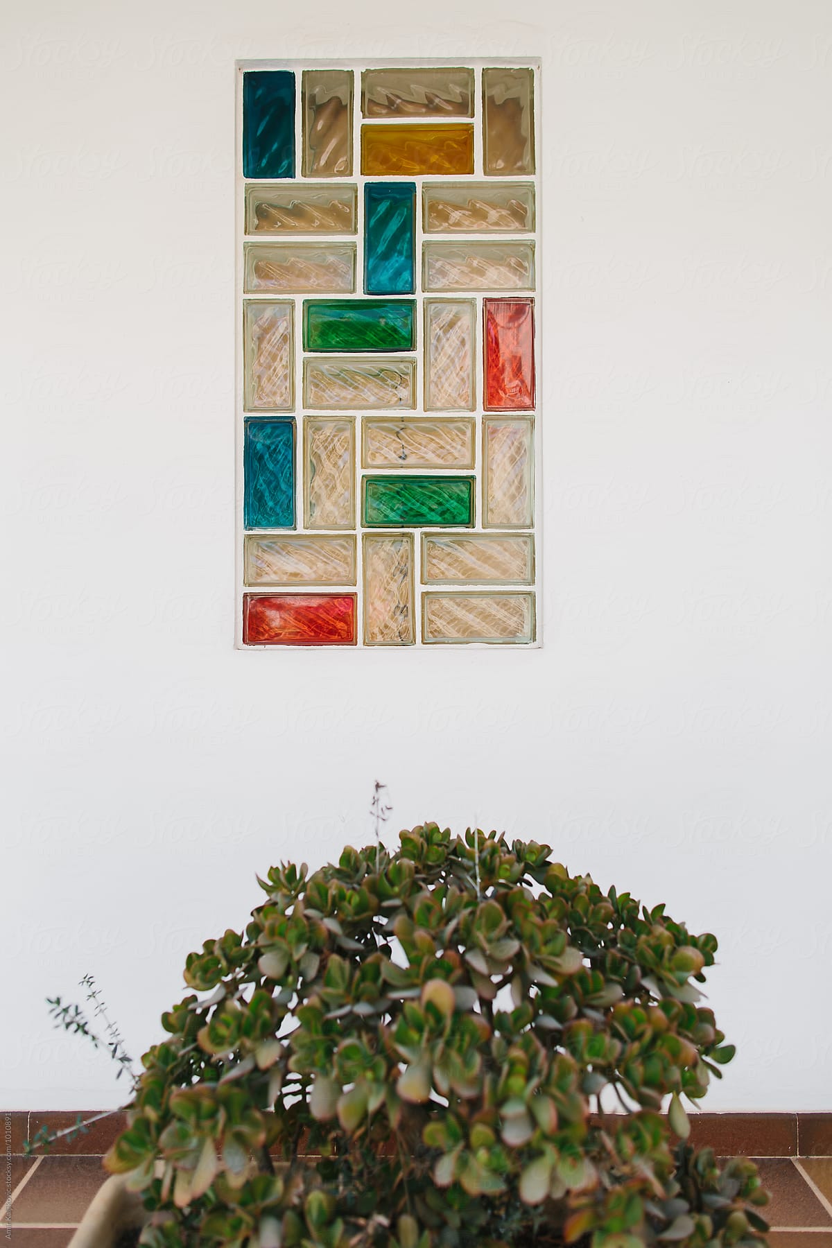 Beautiful glass block mosaic pattern in wall