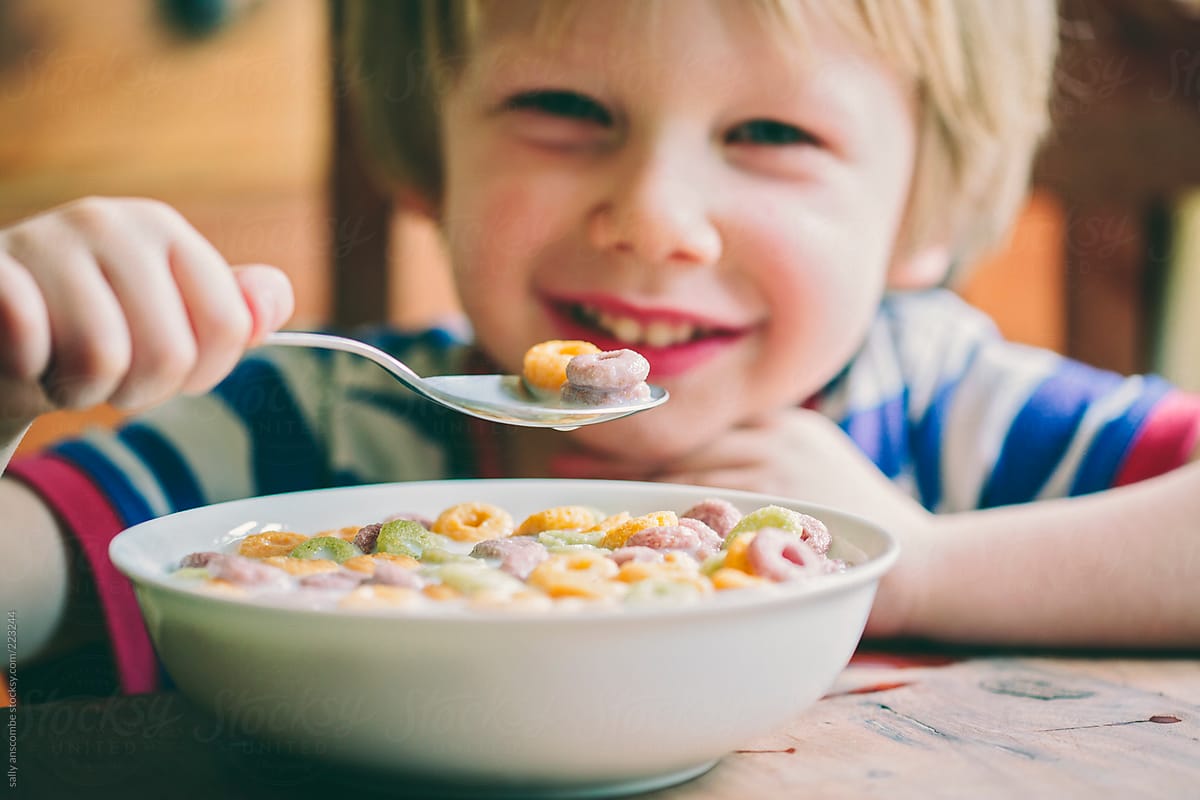 Child Eating Breakfast Cereal porSally Anscombe