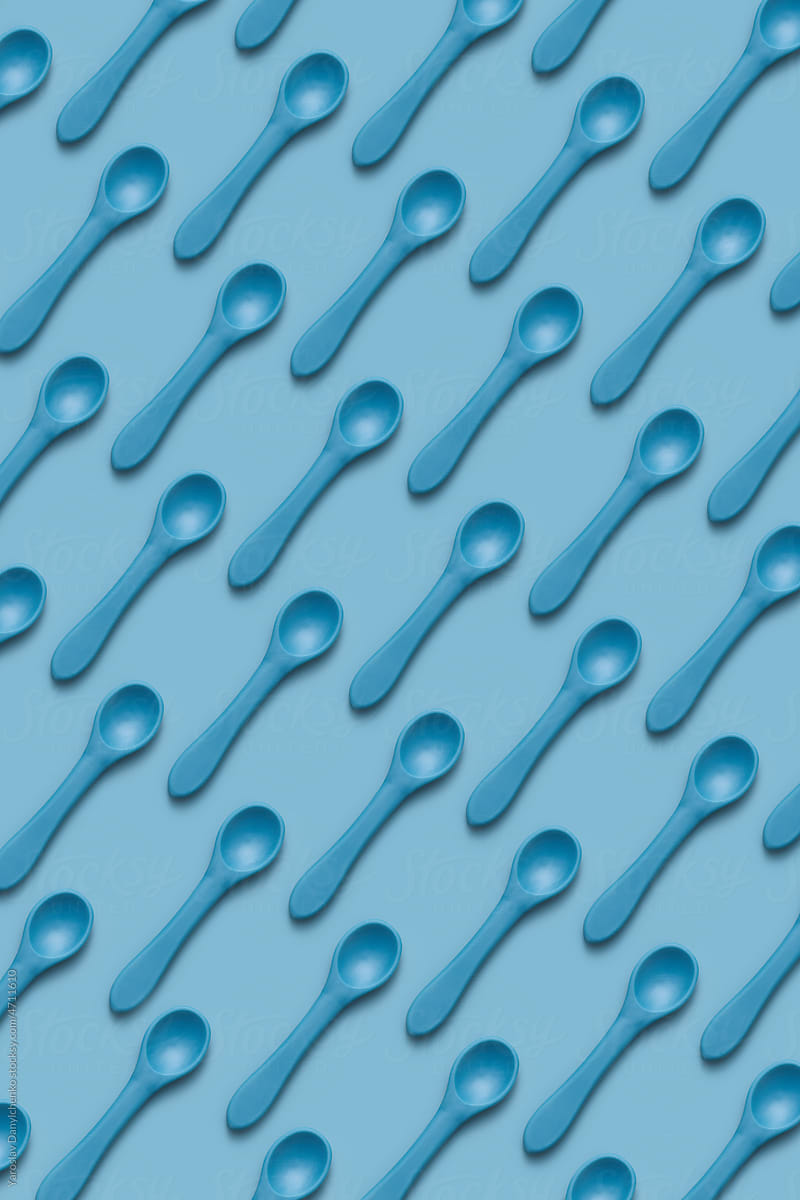 Creative pattern of neutral blue silicone baby spoons