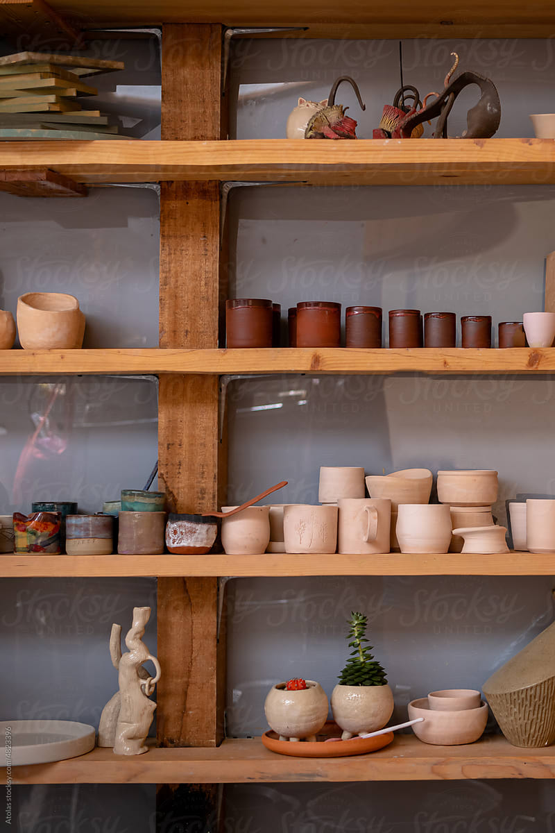 Pottery work shelf