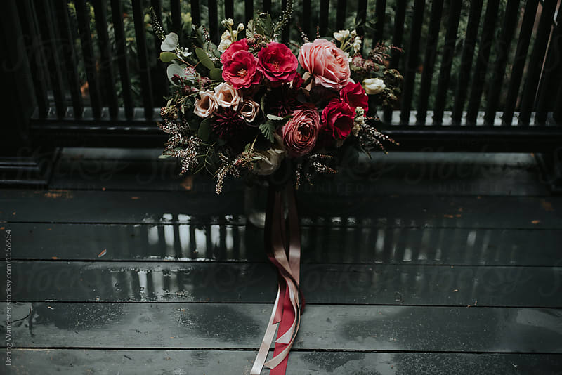 Romantic pink and dark red fall wedding bouquet inspiration