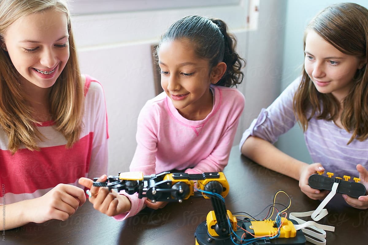 Smart kids exploring robotics