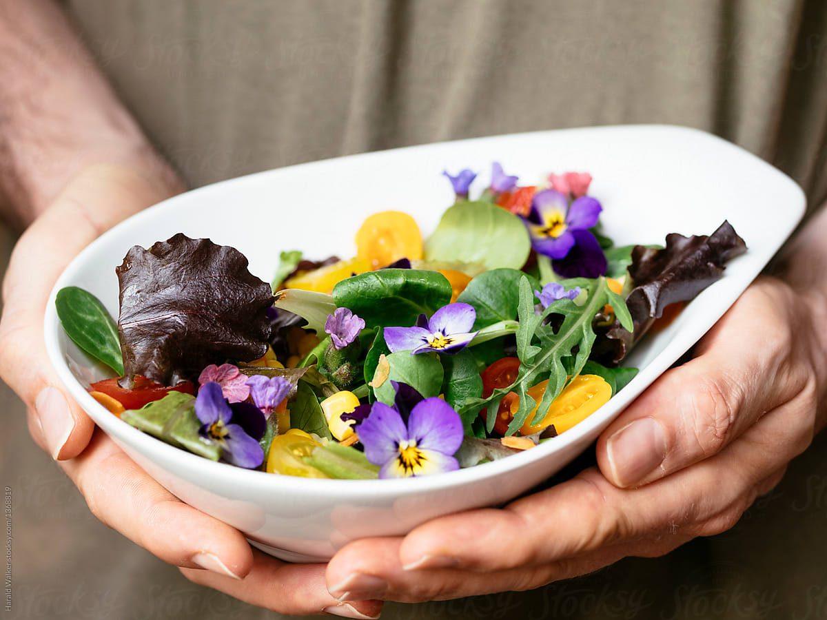 12 Edible Flowers To Spice Up Your Dishes
