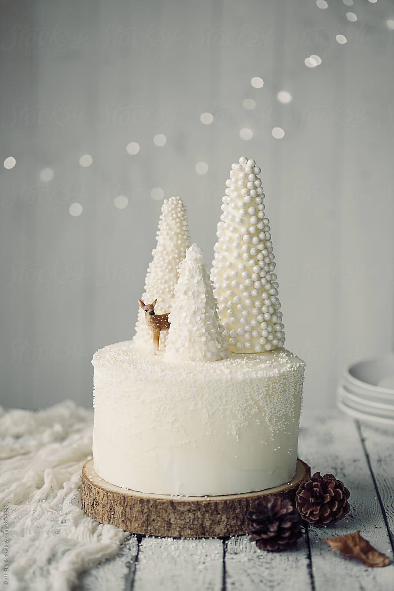 A Christmas tree cake with the baking … – License Images
