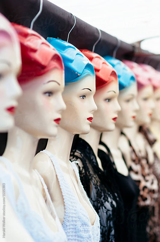 Mannequins with red and blue hair