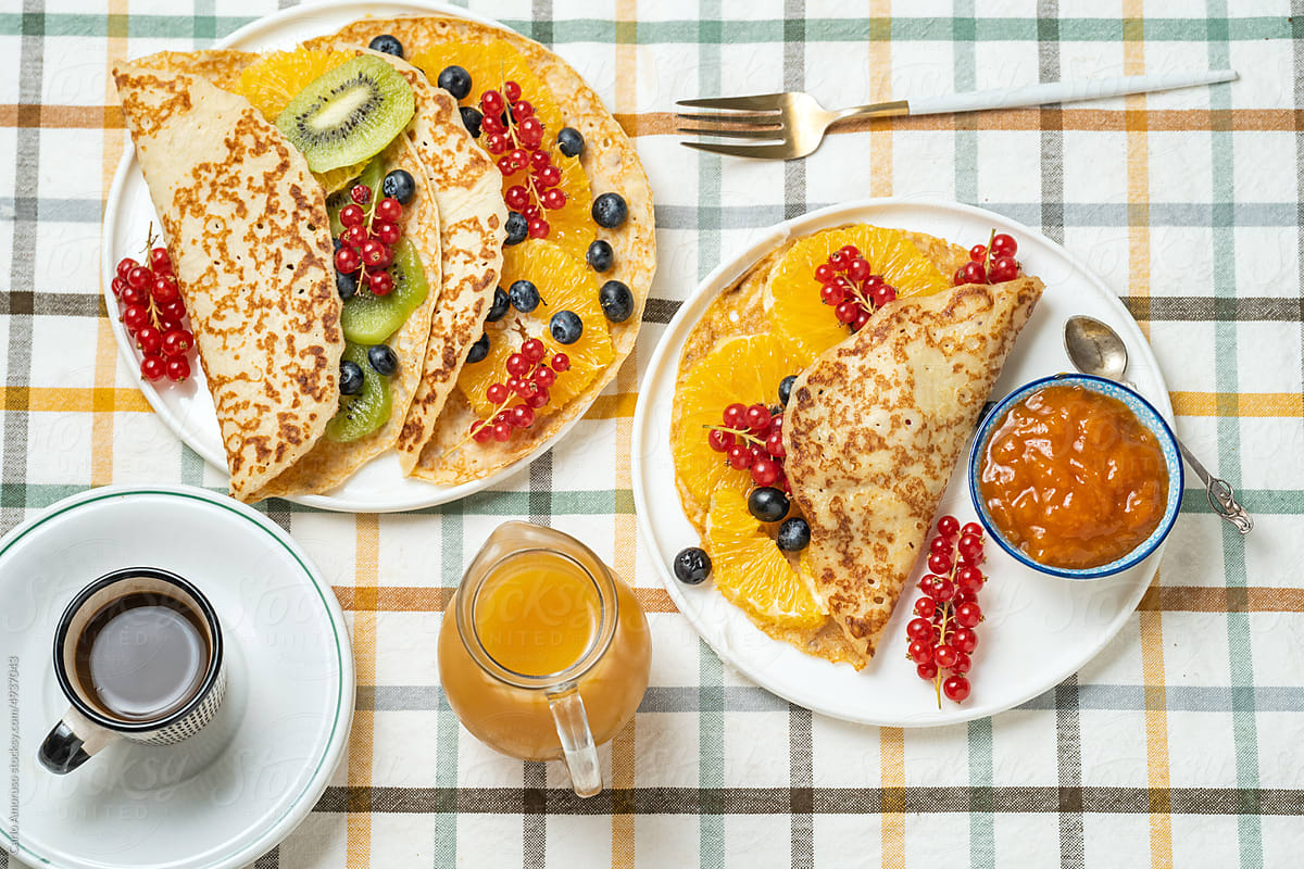 Sweet Crepes with fresh fruit and berries
