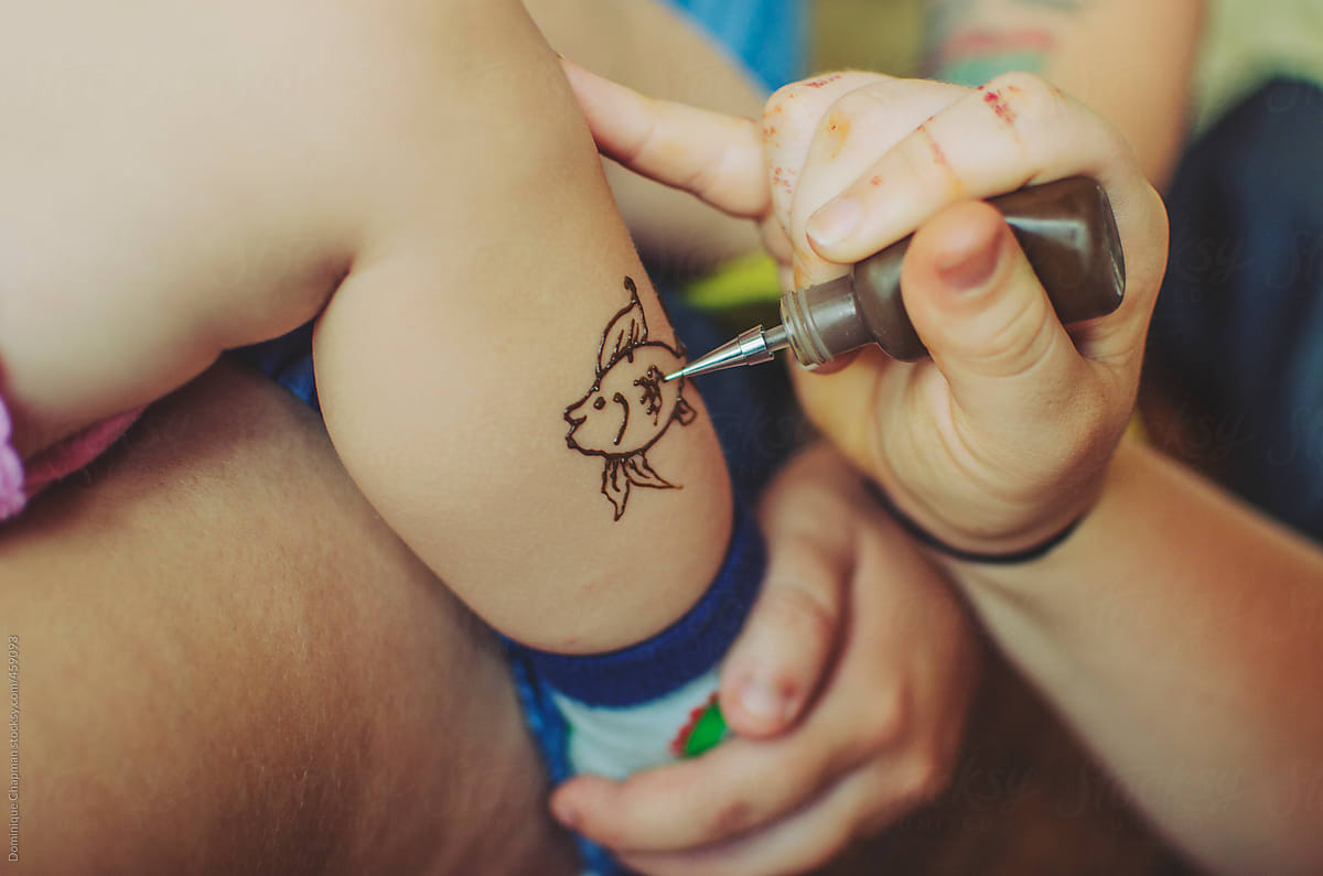 Can you get a tattoo while pregnant? - Today's Parent