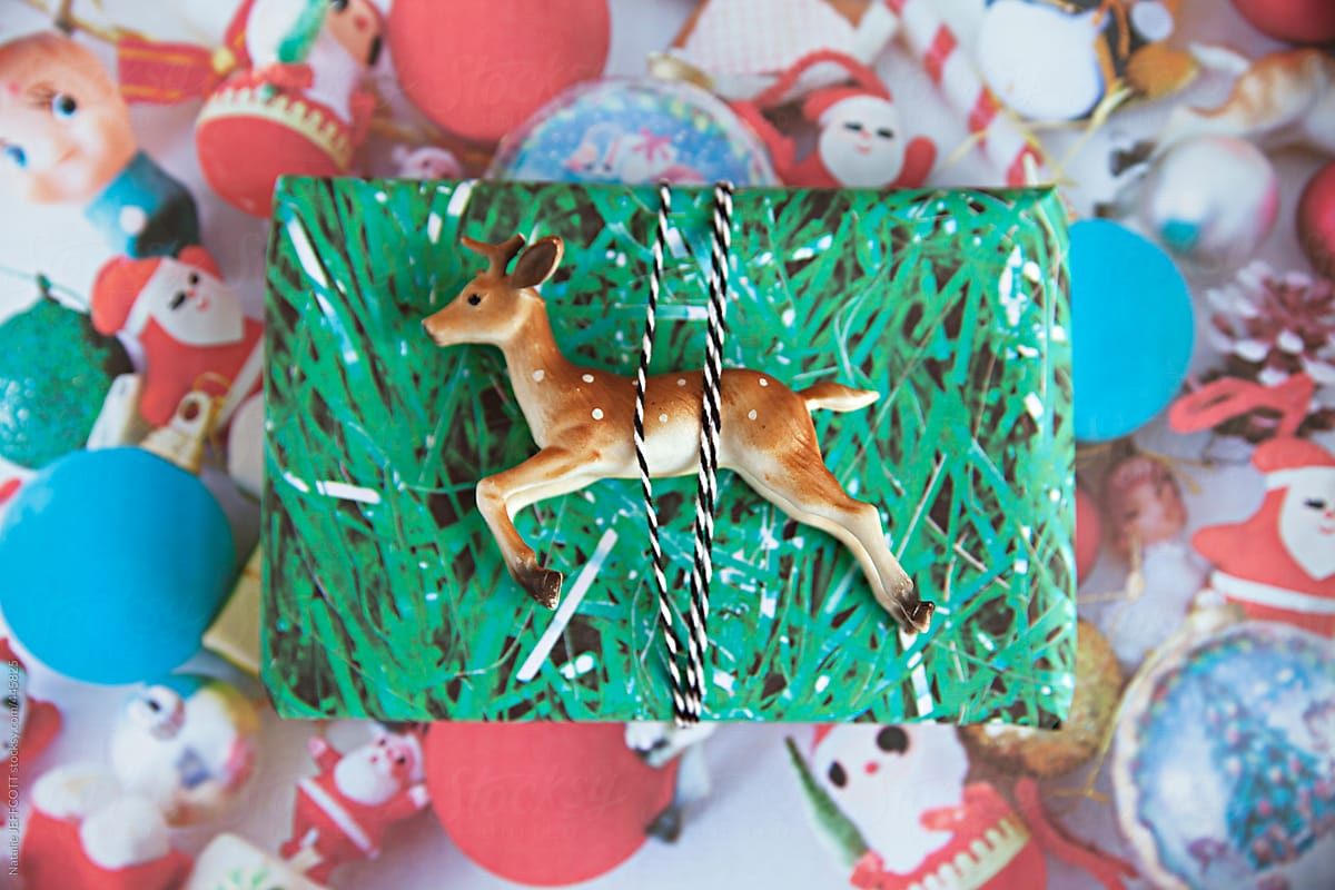 DIY / create your own Christmas gift wrap from photographic images