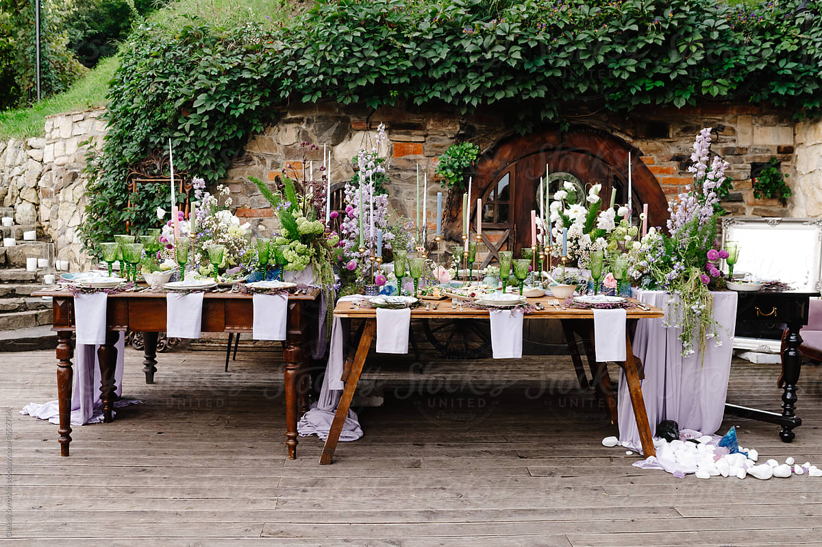 Bridal desks with flowers