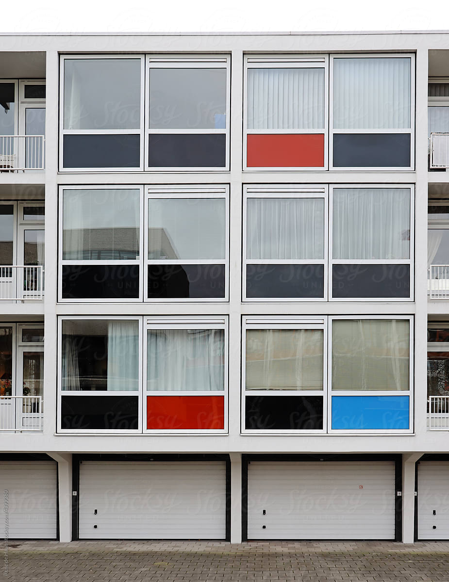 windows of apartment building