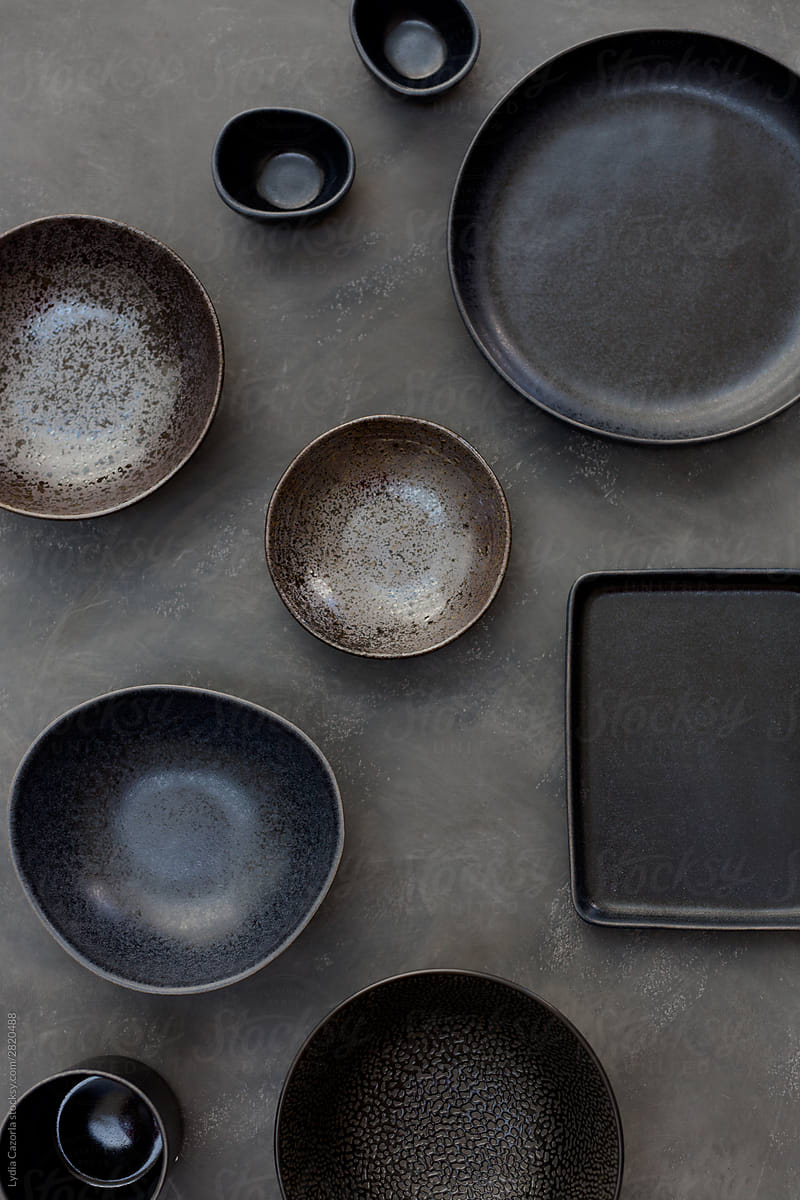 A black style group of dinnerware set of cermaic