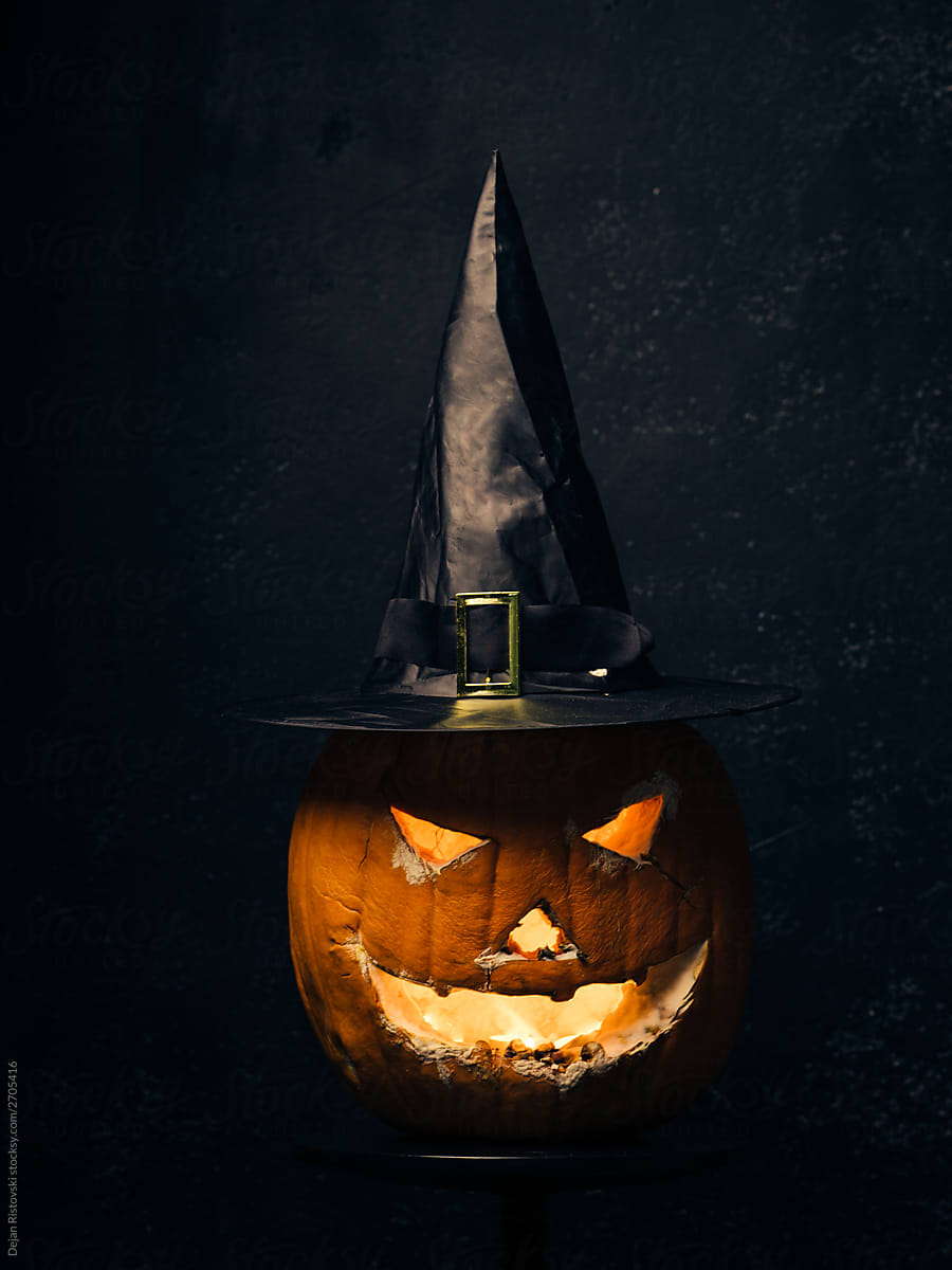 Jack-O-Lantern with witch hat