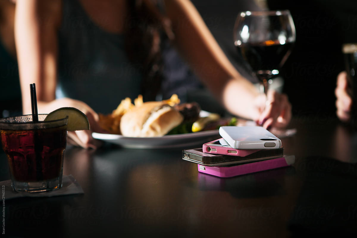 Bar: Friends Leave Phones In Middle Of Table To See Who Can Go L