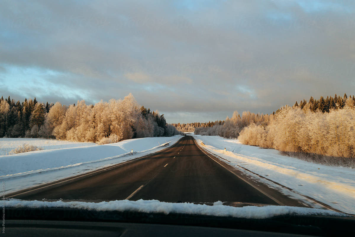 Beautiful winter highway.